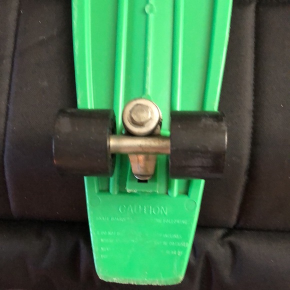 Vintage 1970s green scamp skateboard. Excellent condition. - Picture 9 of 13